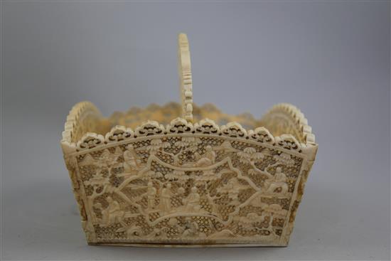 A Chinese export ivory basket, first half 19th century, 21.5cm, reglued